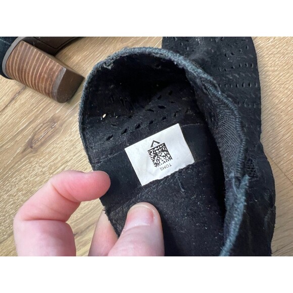 Women's TOMS Black Majorca Perforated Suede Peep Toe Ankle Bootie Block Heel 8.5 - Picture 6 of 7